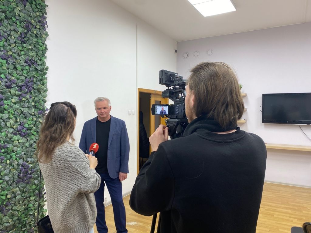 Оказываем помощь в цифровизации образования